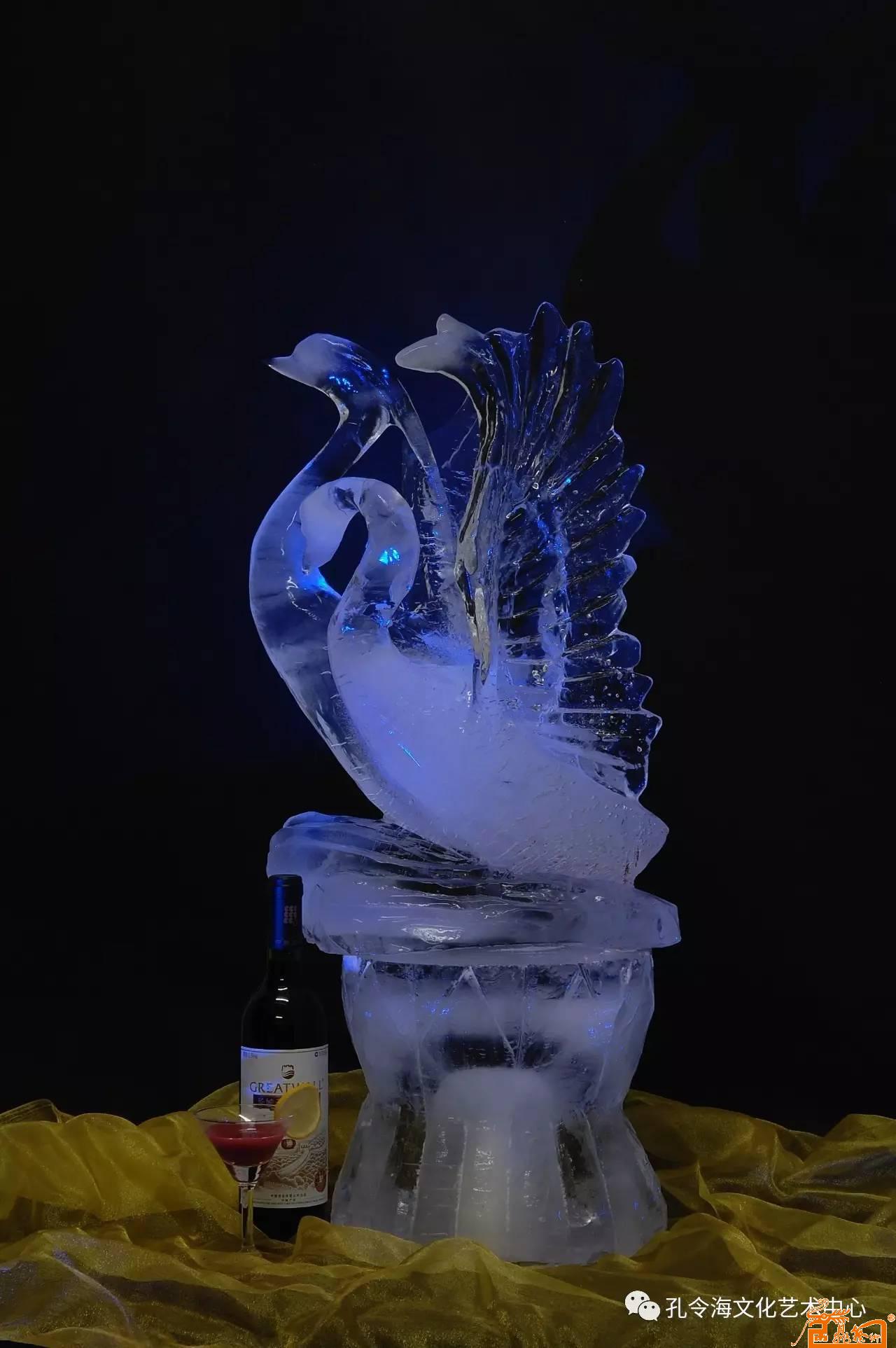 冰雕作品：《冰清玉洁》  原料：冰